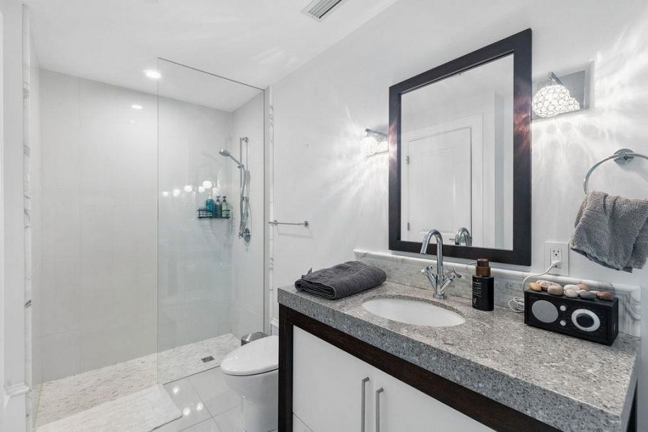 304 1102 Hornby Street Vancouver, BC - 26