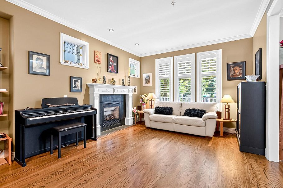 2985 W 16th Avenue Vancouver, BC - 9