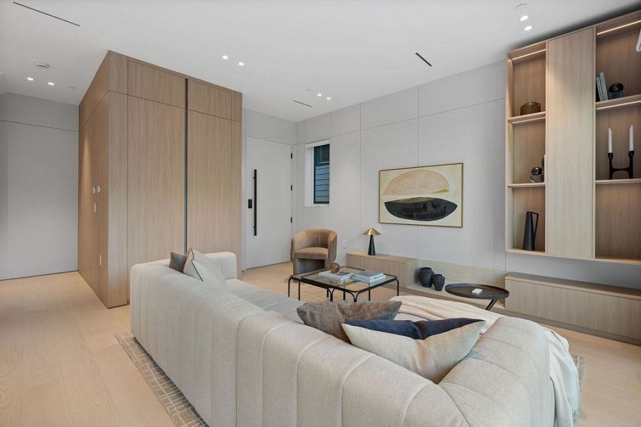 2 2935 W 15th Avenue Vancouver, BC - 5