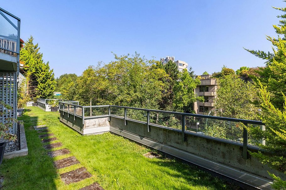 8 1355 W 4th Avenue Vancouver, BC - 23