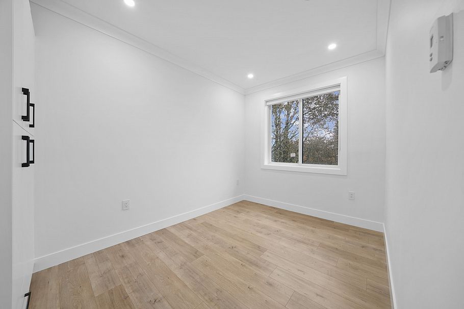 2995 E 17th Avenue Vancouver, BC - 15