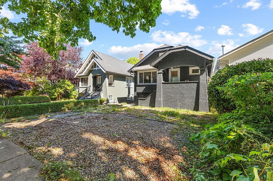 3279 W 11th Avenue Vancouver, BC - 31