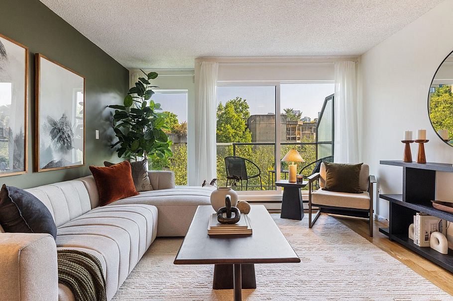 8 1355 W 4th Avenue Vancouver, BC - 1