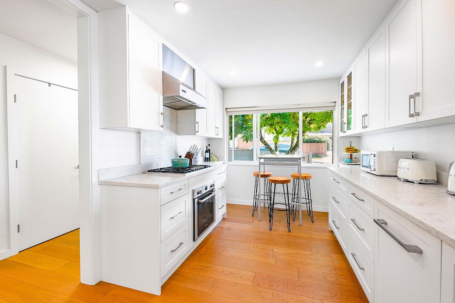 3277 Chesterfield Avenue North Vancouver, BC - 11