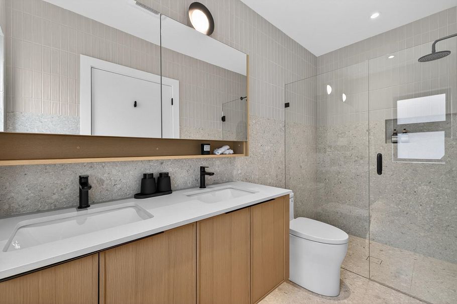 1 58 E 40th Avenue Vancouver, BC - 24