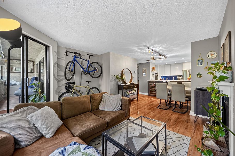 202 936 Bute Street Vancouver, BC - 4