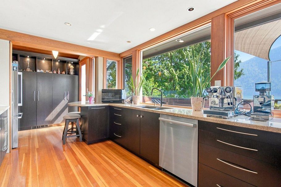 330 Sasamat Lane North Vancouver, BC - 16