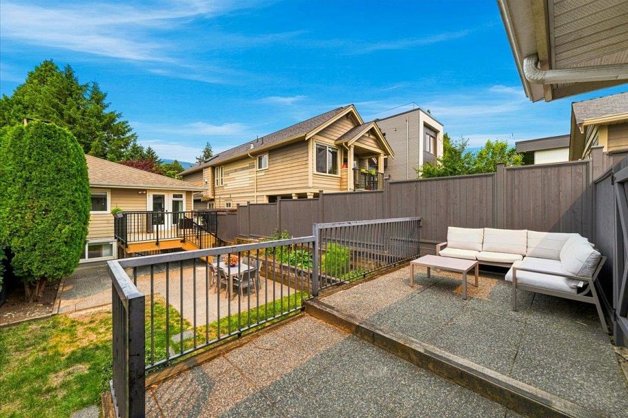 223 W 19th Street North Vancouver, BC - 28