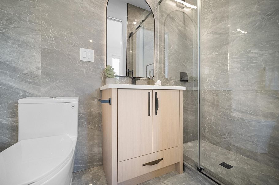 2 5033 Prince Albert Street Vancouver, BC - 11
