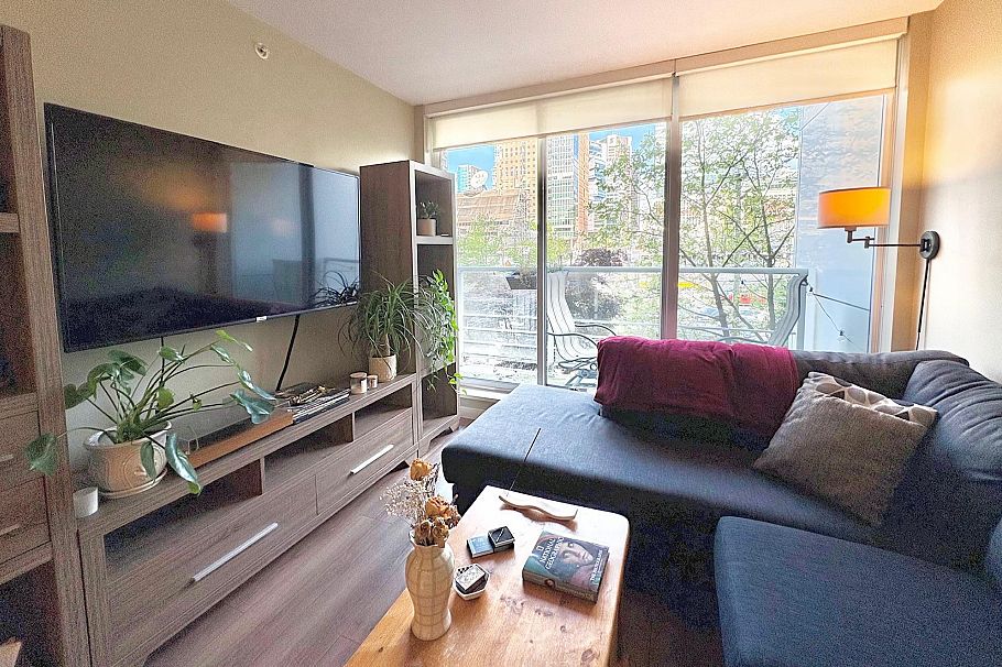 308 161 W Georgia Street Vancouver, BC - 6