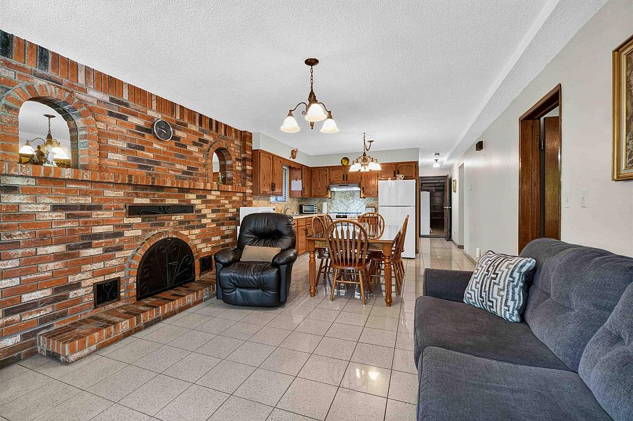 2739 E 8th Avenue Vancouver, BC - 9