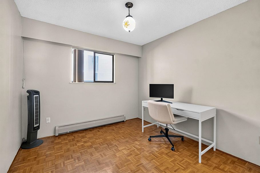2739 E 8th Avenue Vancouver, BC - 32