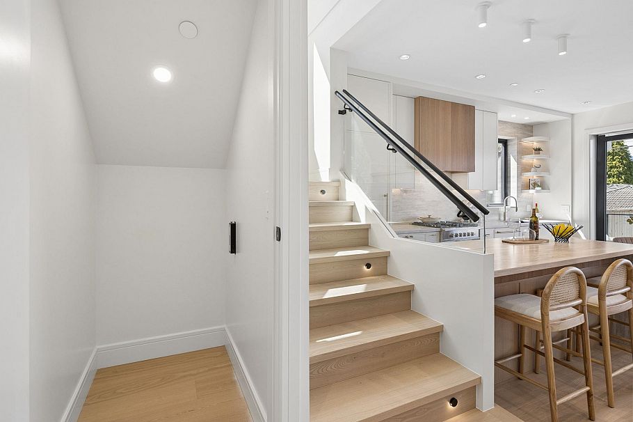 2 2815 Trinity Street Vancouver, BC - 21