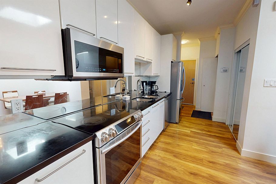 505 828 Cardero Street Vancouver, BC - 5