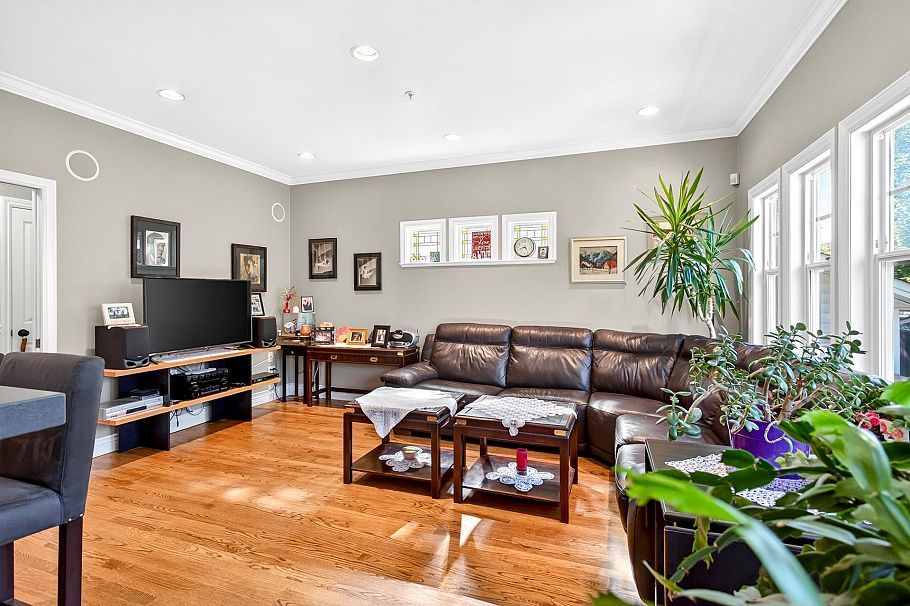 2985 W 16th Avenue Vancouver, BC - 14