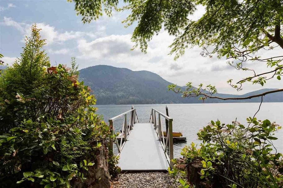 330 Sasamat Lane North Vancouver, BC - 1