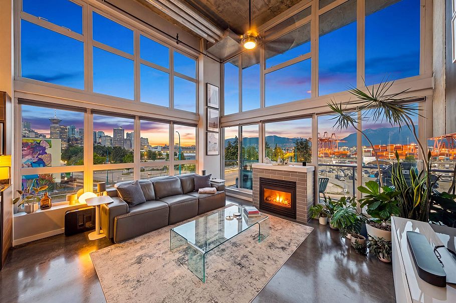 407 289 Alexander Street Vancouver, BC - 1