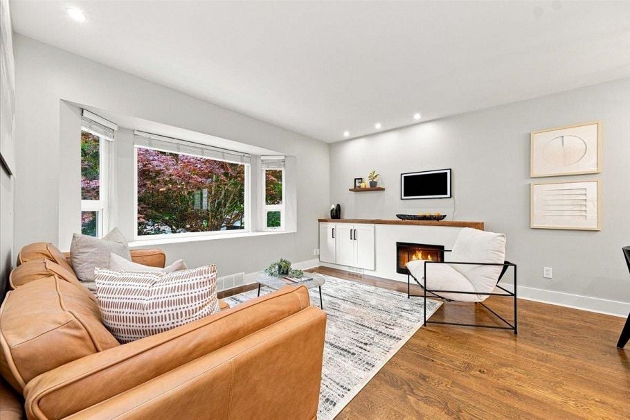223 W 19th Street North Vancouver, BC - 9