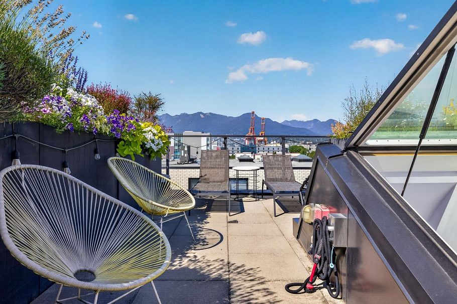 305 1647 E Pender Street Vancouver, BC - 26