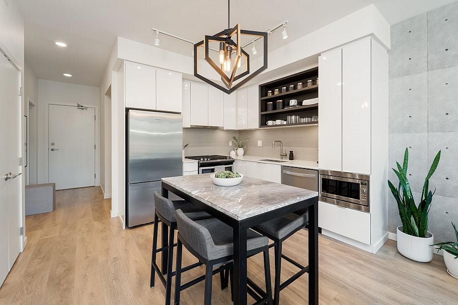 517 725 Marine Drive North Vancouver, BC - 6