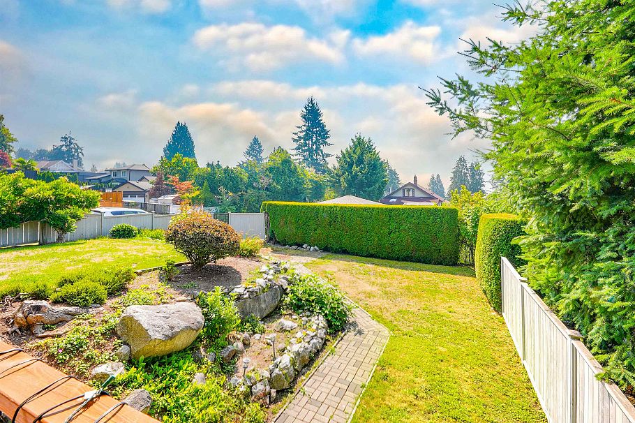 3277 Chesterfield Avenue North Vancouver, BC - 9