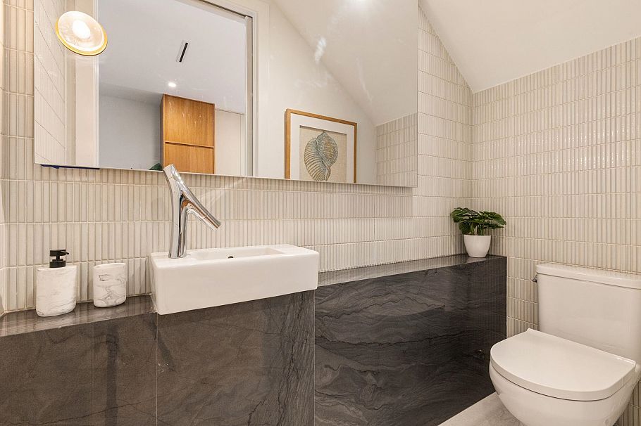 20 W 14th Avenue Vancouver, BC - 15