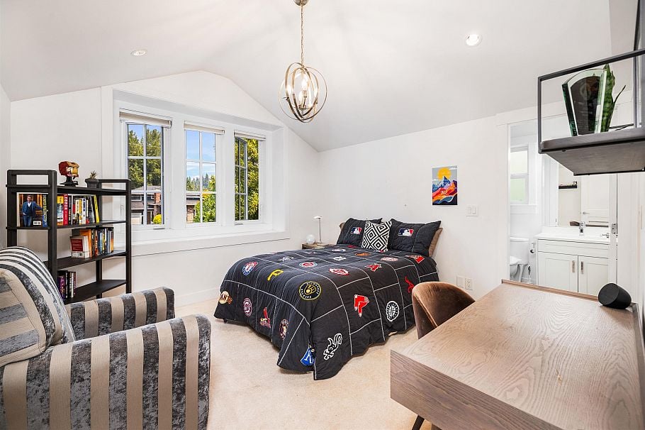 1585 Draycott Road North Vancouver, BC - 20