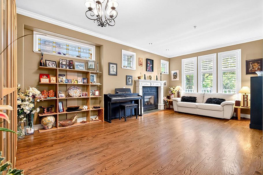 2985 W 16th Avenue Vancouver, BC - 11