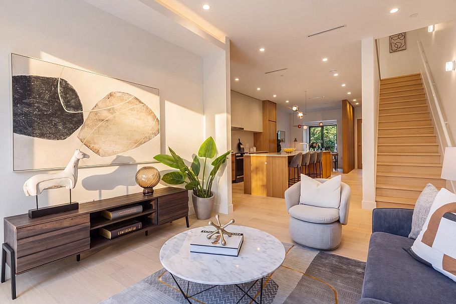 20 W 14th Avenue Vancouver, BC - 2