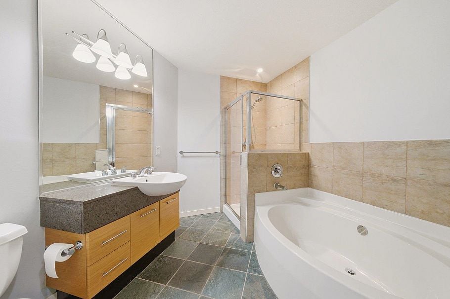 318 560 Raven Woods Drive North Vancouver, BC - 22