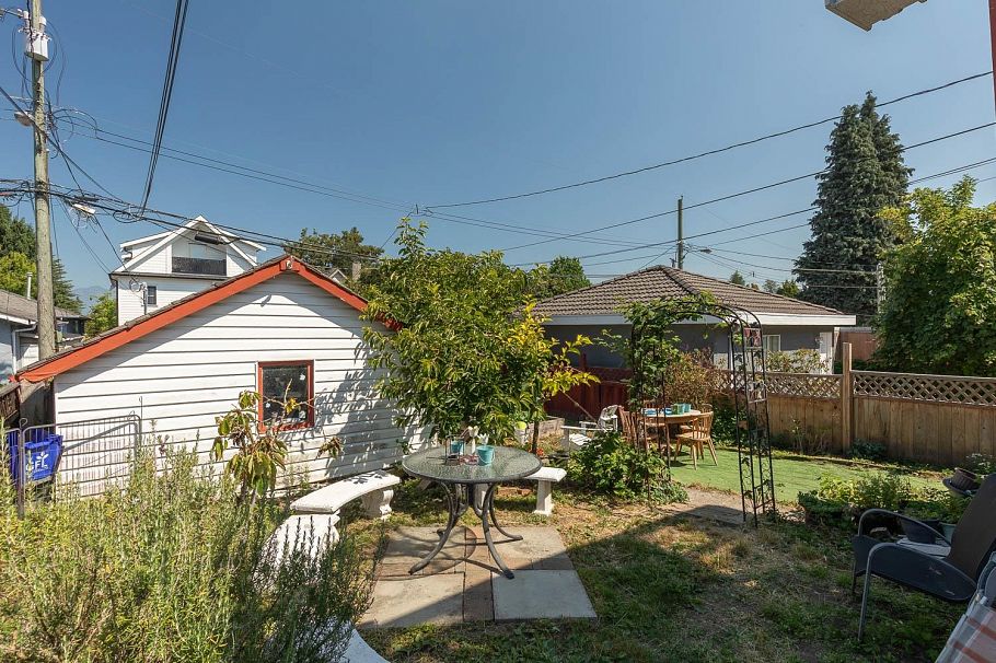 309 E Woodstock Avenue Vancouver, BC - 7