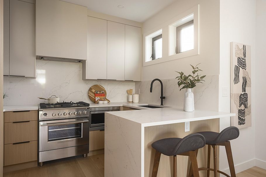 920 E 16th Avenue Vancouver, BC - 7