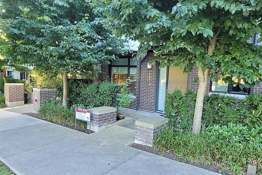 7585 Yukon Street Vancouver, BC - 2