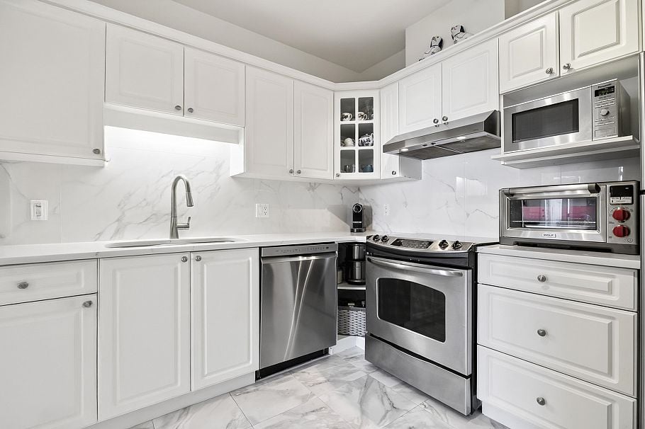 405 5735 Hampton Place Vancouver, BC - 9