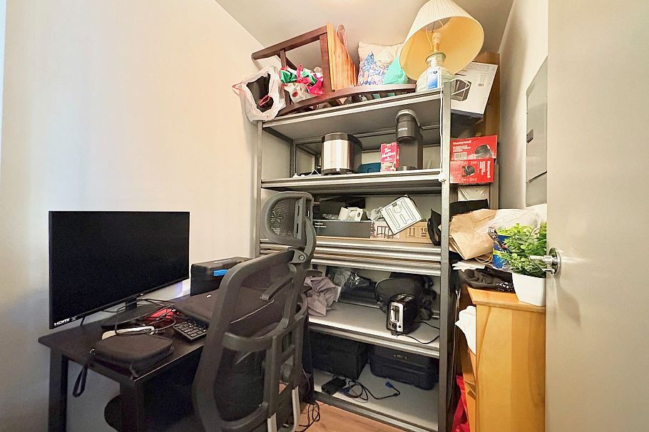 308 161 W Georgia Street Vancouver, BC - 23