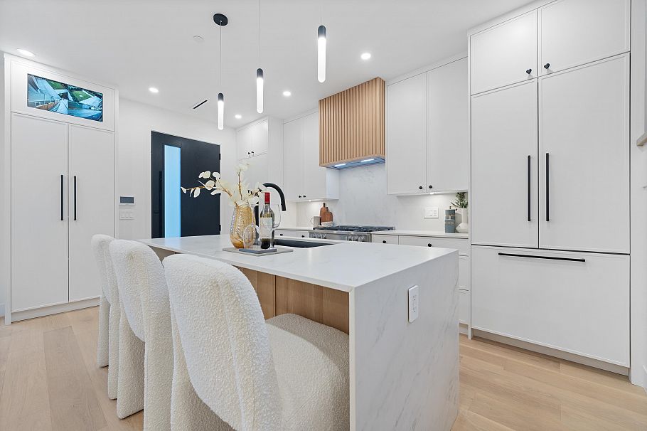 1 2846 W 12th Avenue Vancouver, BC - 9