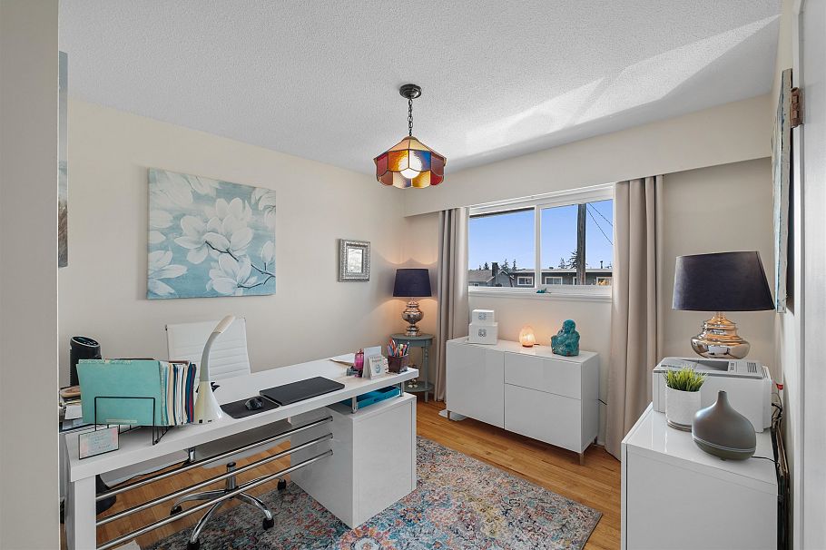 854 E 16th Street North Vancouver, BC - 14