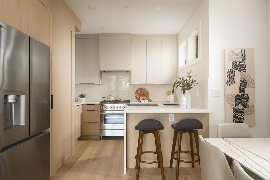 920 E 16th Avenue Vancouver, BC - 6