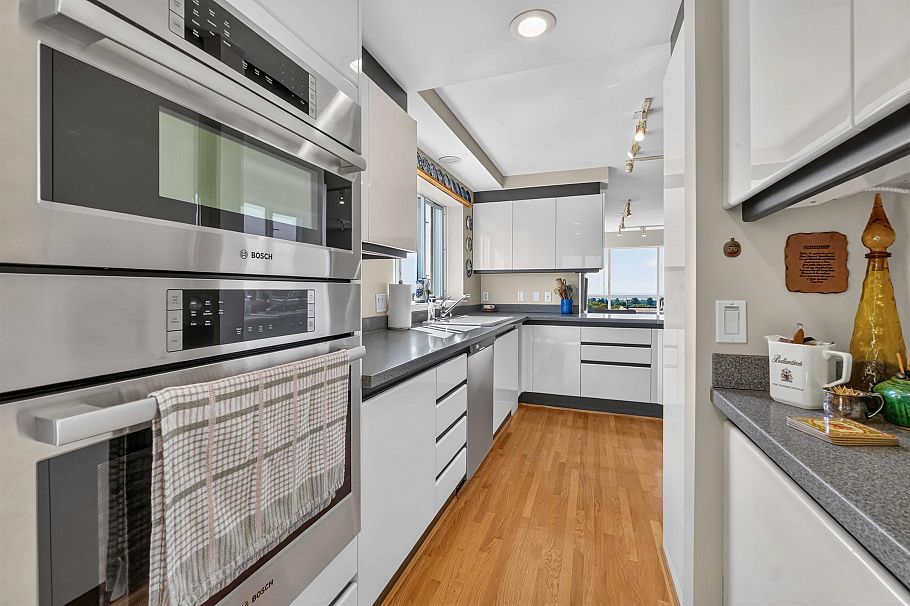 9 2128 W 43rd Avenue Vancouver, BC - 9