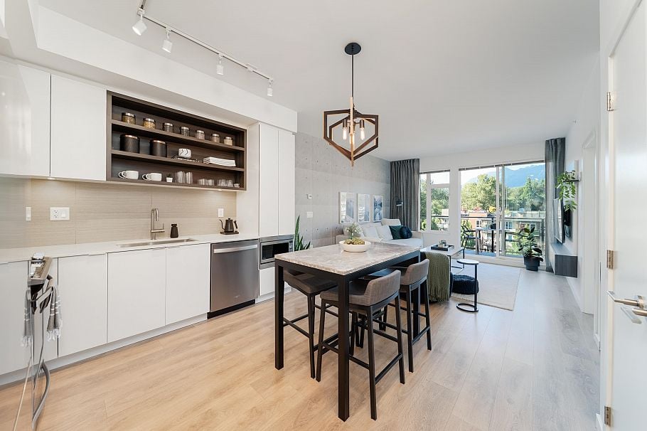517 725 Marine Drive North Vancouver, BC - 9
