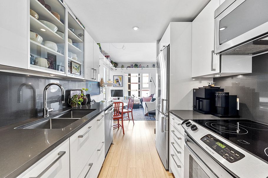 703 983 E Hastings Street Vancouver, BC - 9