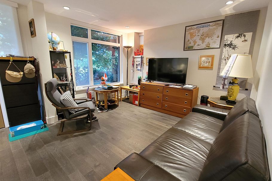 7585 Yukon Street Vancouver, BC - 3