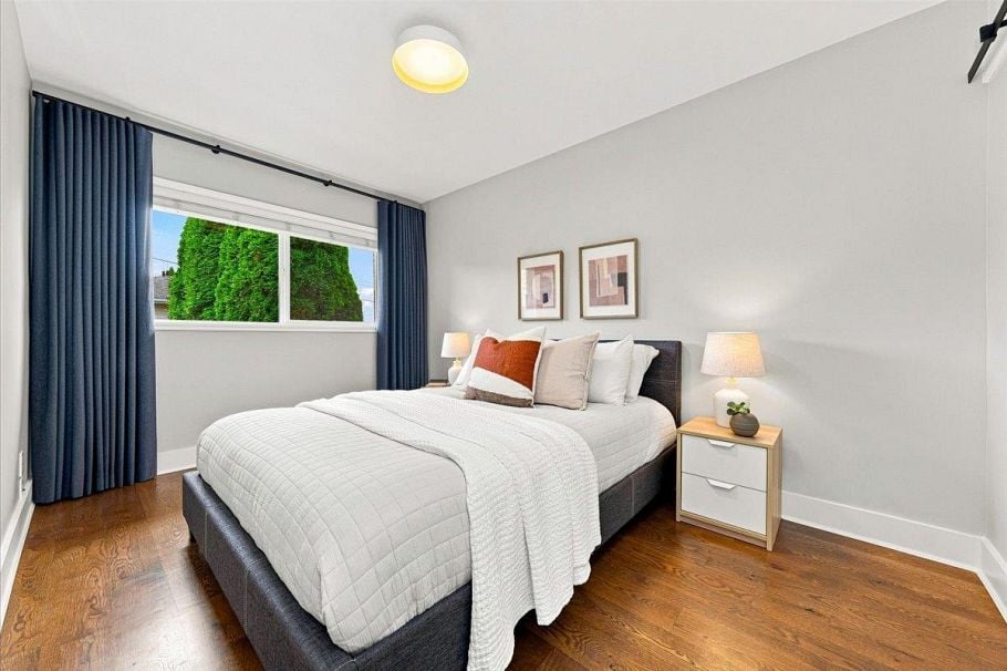 223 W 19th Street North Vancouver, BC - 12