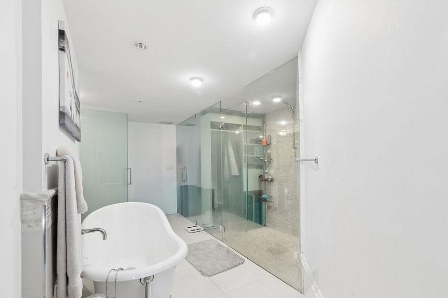 1106 Hornby Street Vancouver, BC - 17