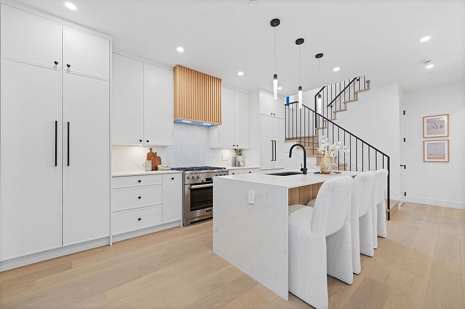 1 2846 W 12th Avenue Vancouver, BC - 2
