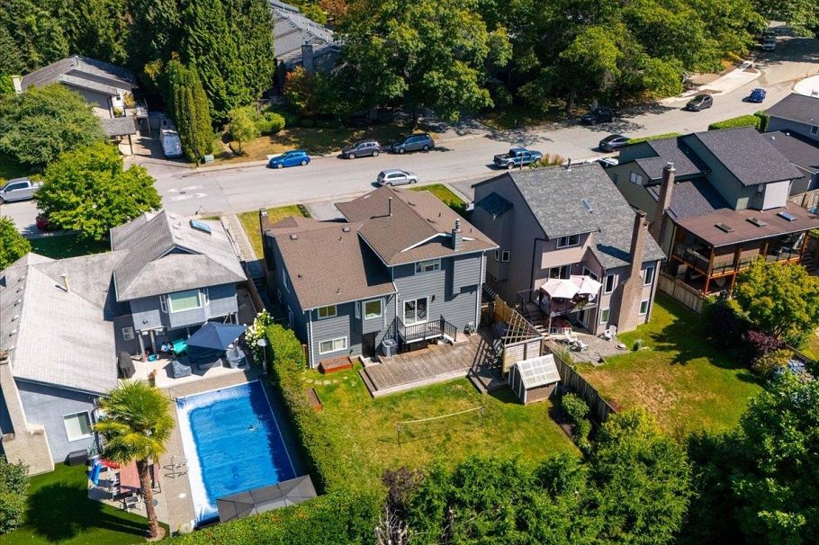 1999 Rufus Drive North Vancouver, BC - 31