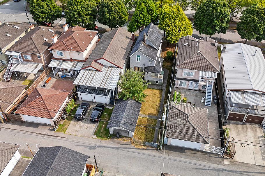 2673 Pandora Street Vancouver, BC - 13