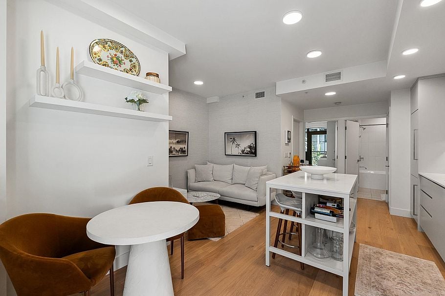 9 2366 Birch Street Vancouver, BC - 6