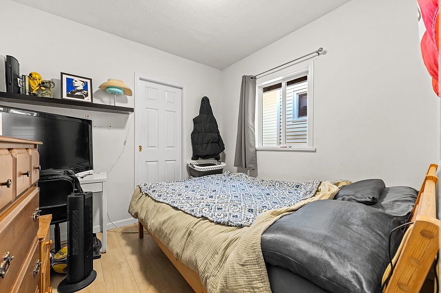 3279 W 11th Avenue Vancouver, BC - 15
