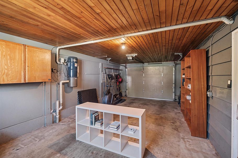 854 E 16th Street North Vancouver, BC - 22